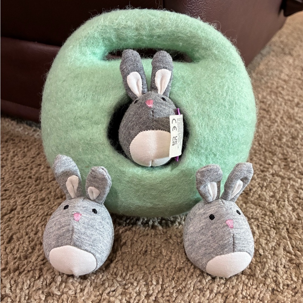 Lovevery Bunnies In A Felt Burrow Babbler Kit 13-15 Months Montessori 3 RABBITS
